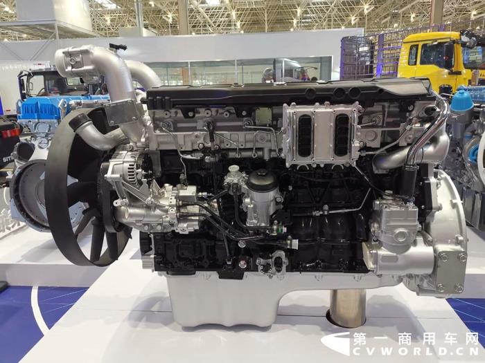 重汽MC11H 490馬力國(guó)六柴油發(fā)動(dòng)機(jī).jpg